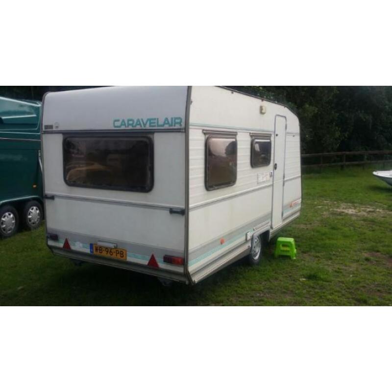 Hele mooie Caravelair caravan met voortent!