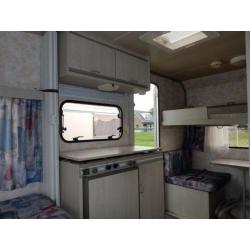 Caravelair Silver 375 tk Lichtgewicht Met Voortent