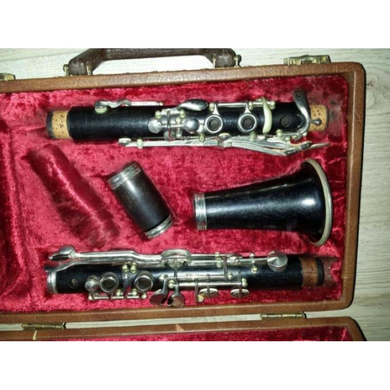 2x houten Duits Bes klarinet 100%in orde.lederen koffer