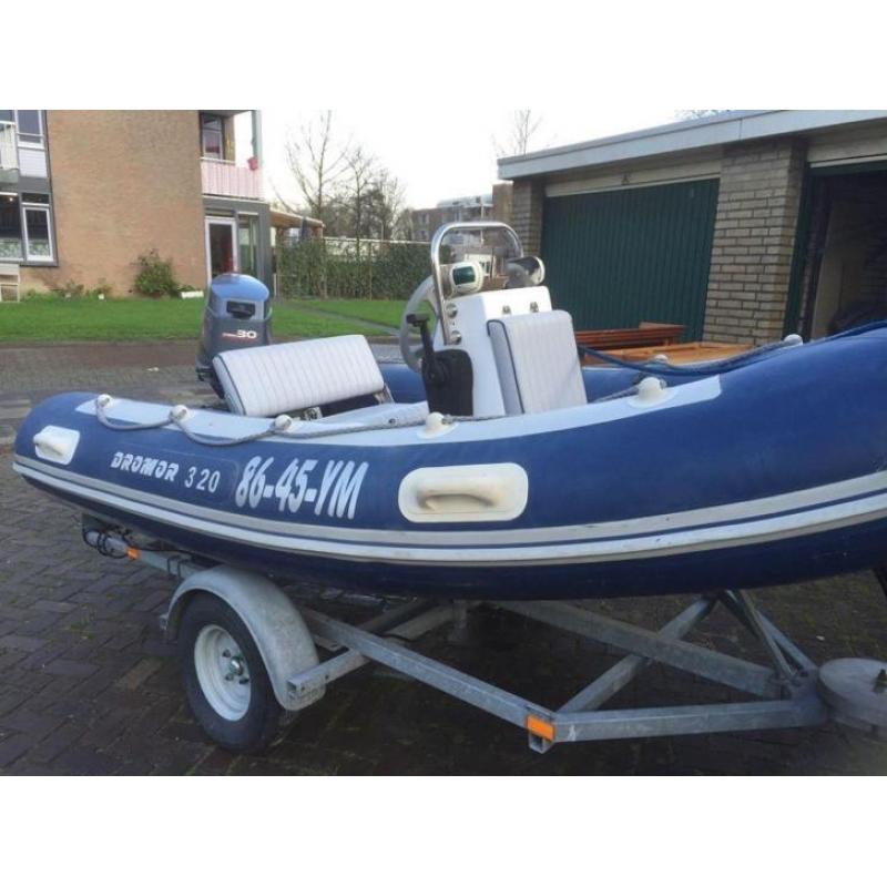 Dromor 3.20 Hypalon rib rubberboot + Yamaha 30pk + trailer