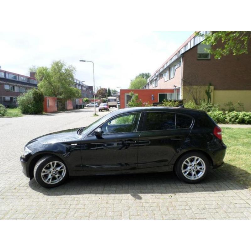 BMW 1-Serie 116I 5DR 2009 Zwart