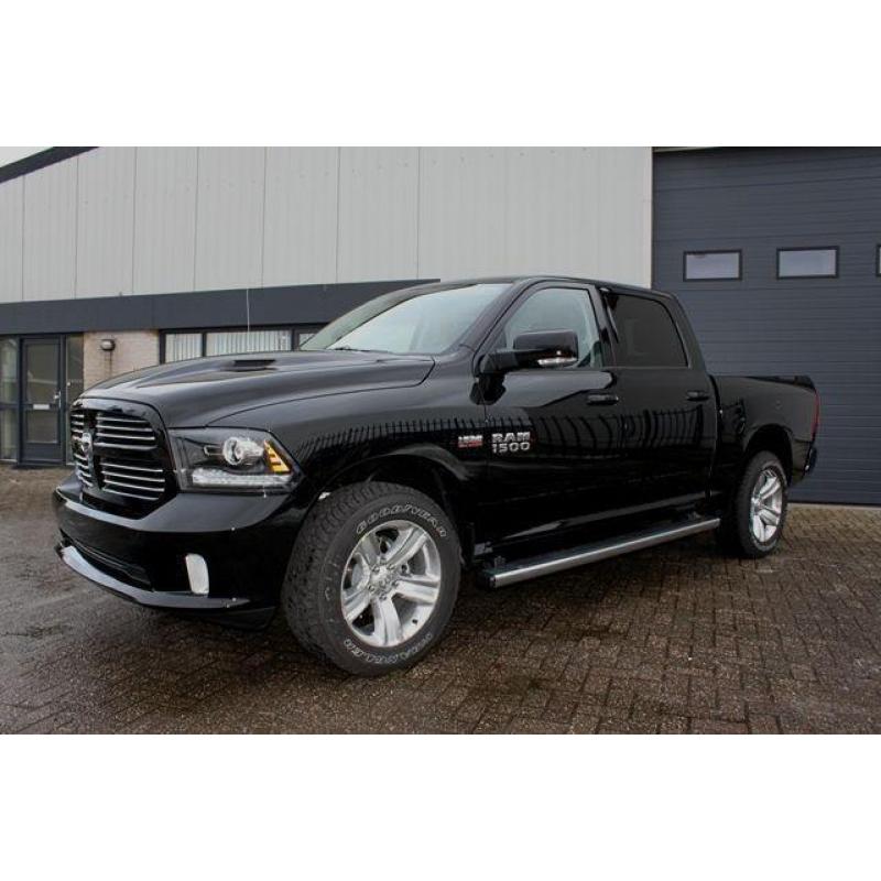 Dodge Ram 1500 SPORT 4X4 (bj 2016 automaat)