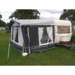 Knusse retro Kip caravan