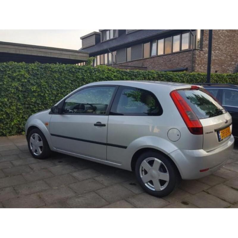 Ford Fiesta 1.25 16V 3DR 2003 Grijs