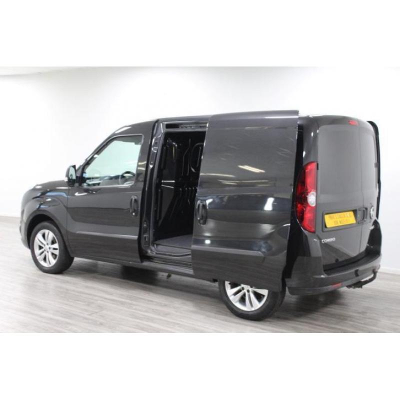 OPEL COMBO 1.3 ECOFLEX AIRCO NIEUW MODEL - Lease va €99 P/M