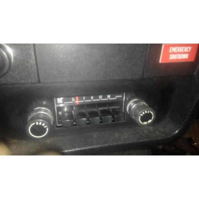 Antieke radio Volvo 140.142.144.145.240