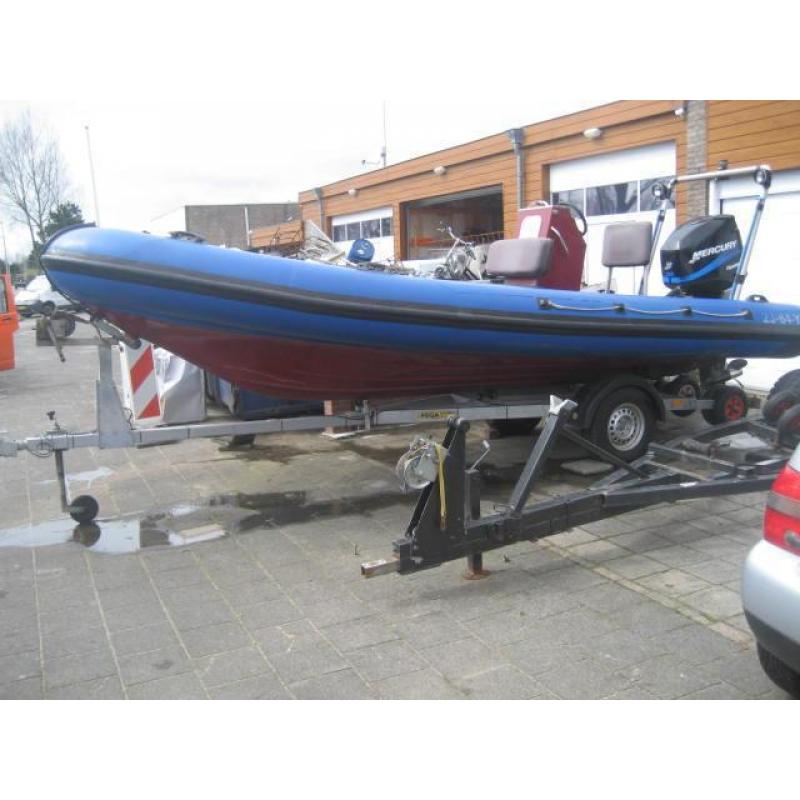 Rubberboot met motor