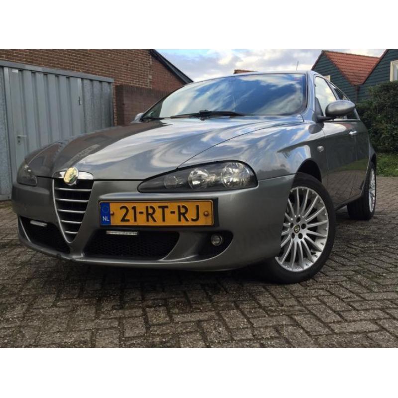 Alfa Romeo Alfa-147 1.9 JTD 5DR 2005 Grijs