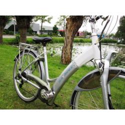 Fietshokje: Batavus Padova Easy elektrische damesfiets D53