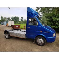 Iveco be combinatie met trailer/oplegger met schuifzijlen