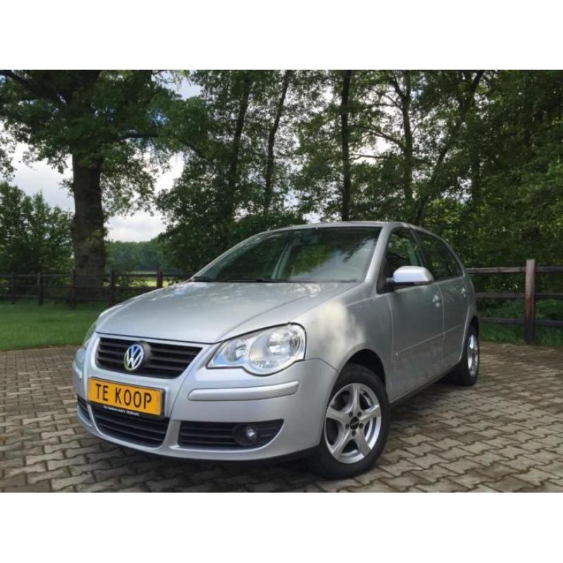 Verkocht ! Volkswagen Polo 1.2-12V Comfortline, Zilver, Airc