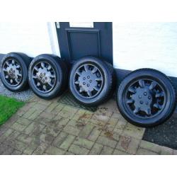 Winterbanden + velgen en wieldoppen 195 x 65 R 15