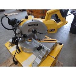 dewalt afkortzaag dw777