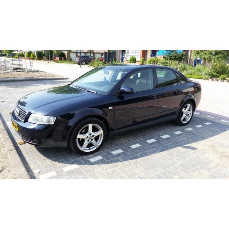 Audi A4 2.0 96KW 2001 Blauw