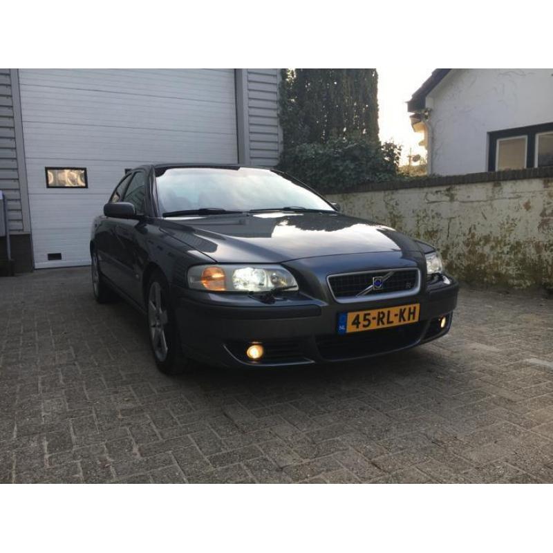 Volvo S60 2.5 R Geartronic 2003!!zeer nette auto!!vol opties