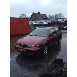 nissan almera onderdelen 1.6 bouwjaar 1998 kleur rood