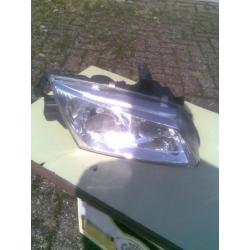 set nissan almera koplampen bj 2000 tot/////mooi helder