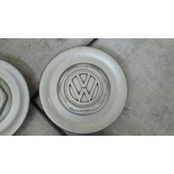 Wieldoppen met vw embleem origineel volkswagen golf 2