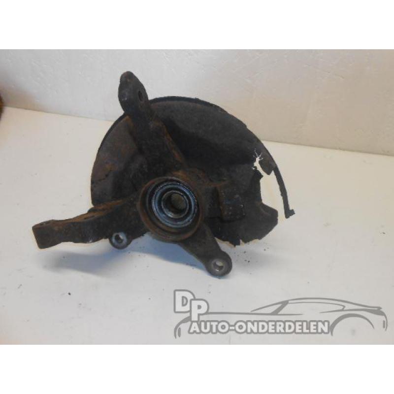 Wielnaaf fusee rechts voor Daihatsu Charade 93-01