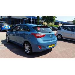 Hyundai i30 1.6 Veel opties/ 14.000KM/ start stop/LM Velgen/