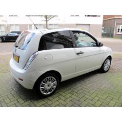 Lancia Ypsilon 1.2 ARGENTO /79.000 Km/Airco/Panorama/2e Eig/