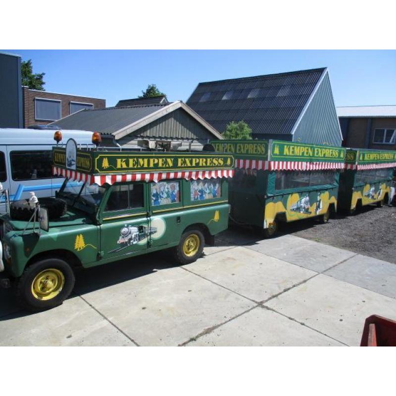 Land Rover 109 recreatietrein met twee wagons (bj 1979)