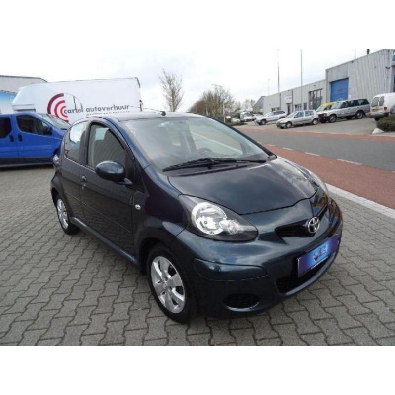 Toyota Aygo 1.0vvti dynamic navigator / Airco / 32132 Km`s