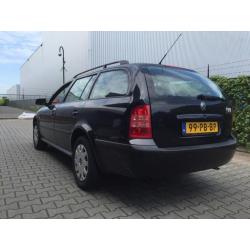 Skoda Octavia Combi 1.6 Comfort AIRCO BJ 2004 185dkm NAP