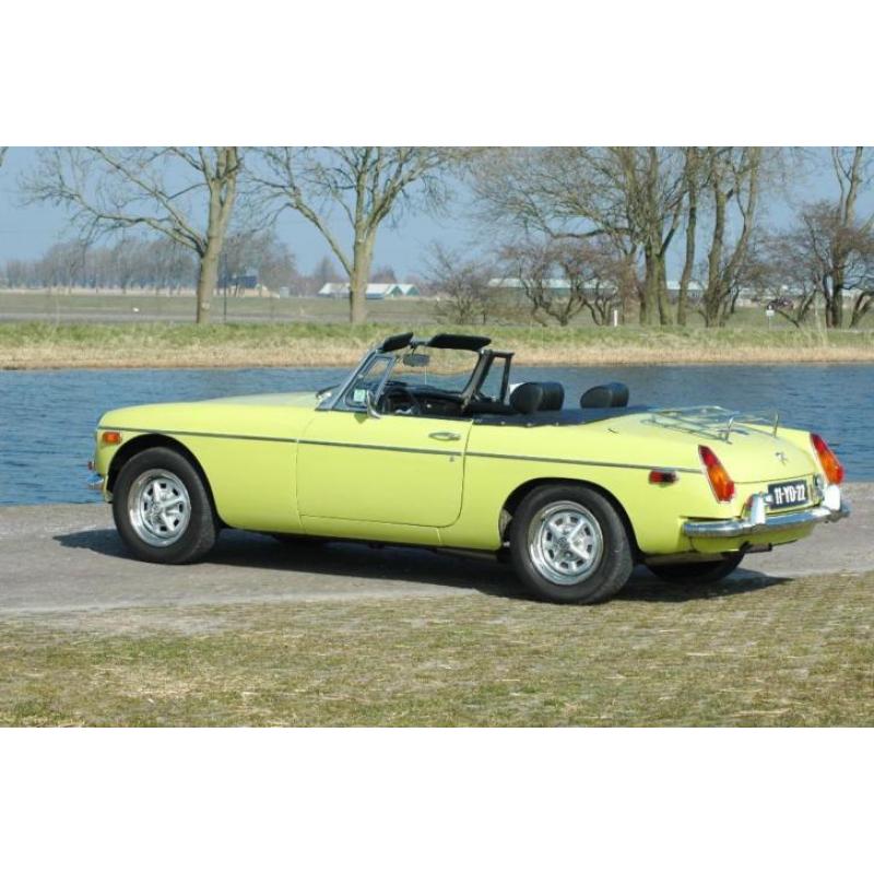 MG B 1.8 Tourer 1974 Geel