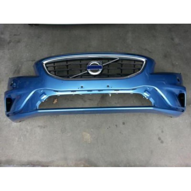 Voorbumper + grill v40 2012 / 2016