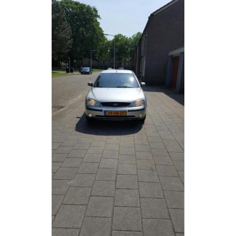 Ford Mondeo 1.8 16V 92KW Sedan 2001 Grijs