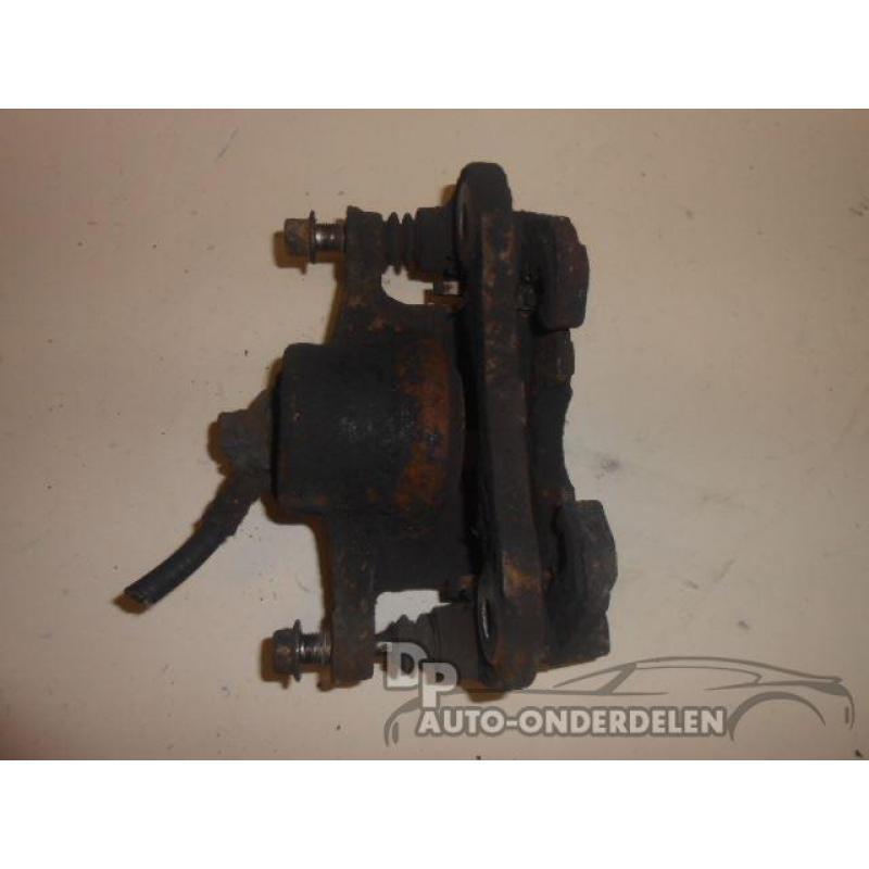 Remklauw links voor Daihatsu Charade 93-01