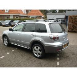 Mitsubishi Outlander 2.4 Intense 4WD / Automaat (bj 2005)