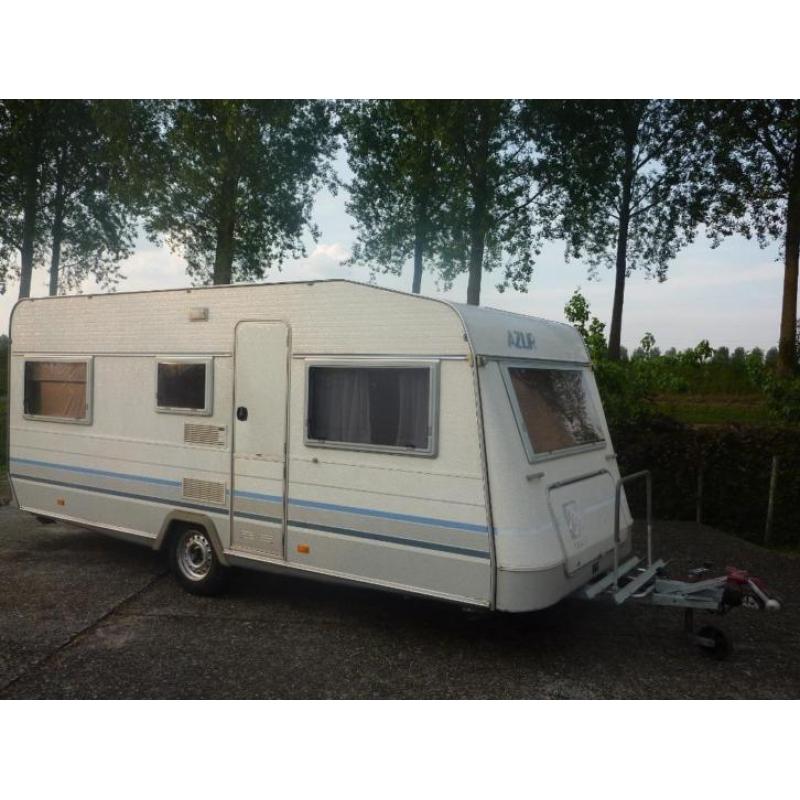 Nette caravan Knaus 540 met aparte bedden