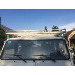 Roofrack defender 110