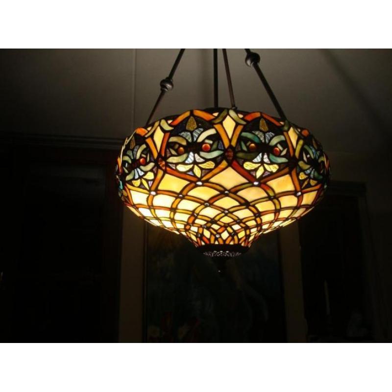 Prachtige tiffany hanglamp prachtig van kleur NIEUW 165 EURO