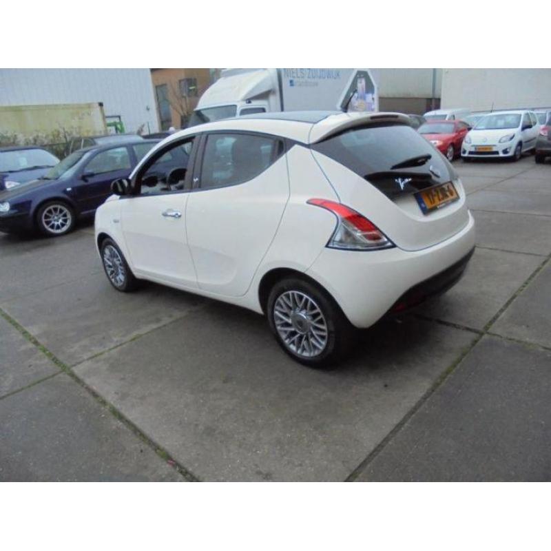 Lancia Ypsilon 0.9 TwinAir Platinum (bj 2012)