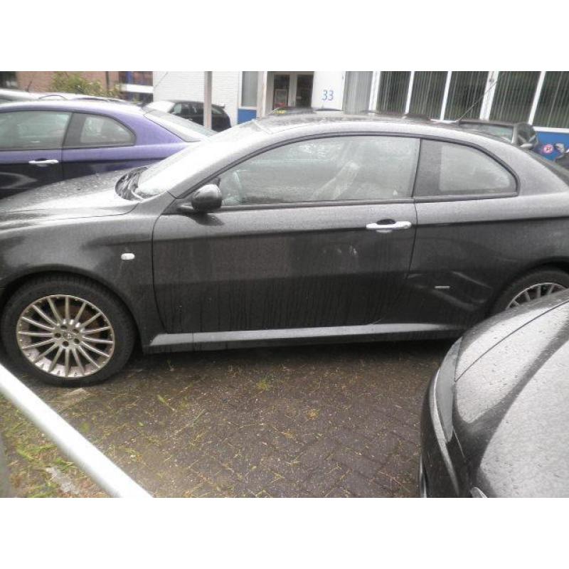 Alfa Romeo Alfa-GT 2.0 JTS 2006 Grijs ( verbrande klep ? )