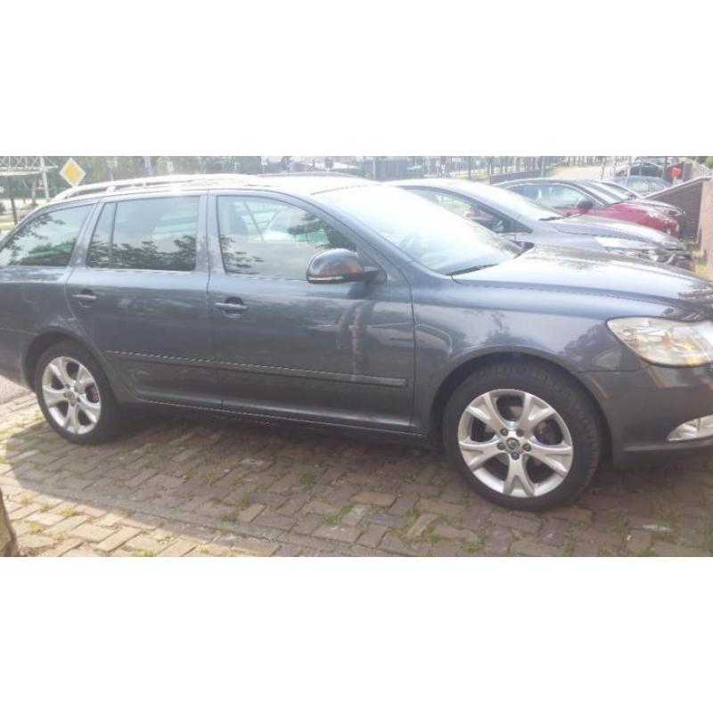 Skoda Octavia 1.9 TDI 77KW Combi 2009 Grijs