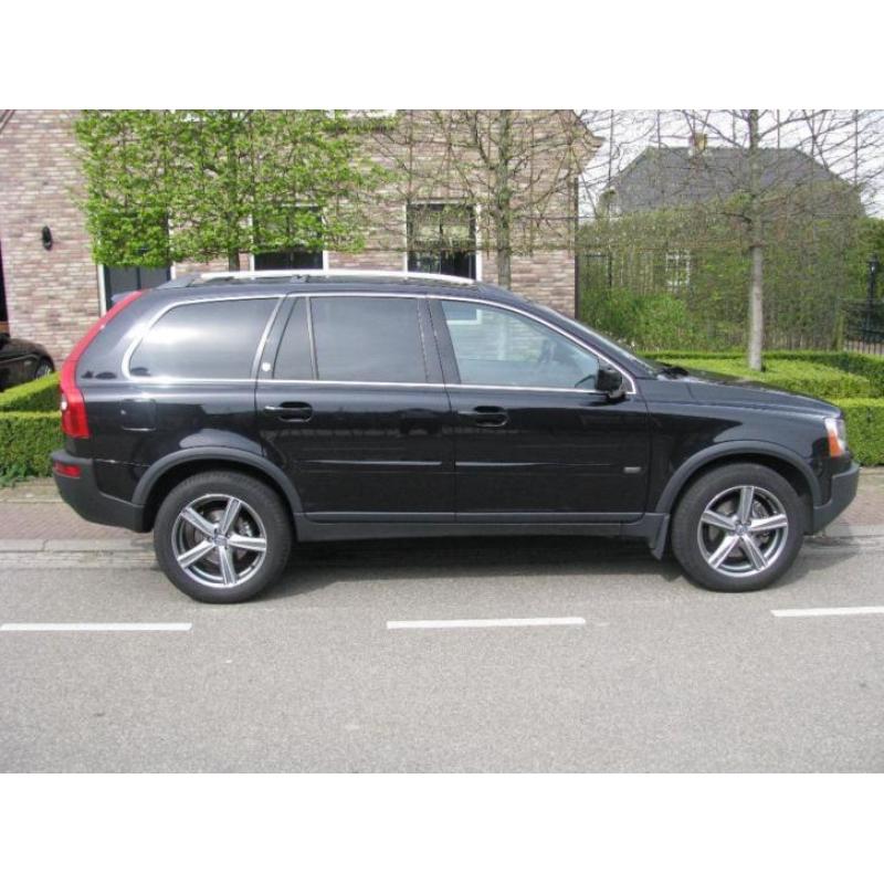 Volvo XC90 2.4 D5 Geartronic Executive 7 Persoons Zwart