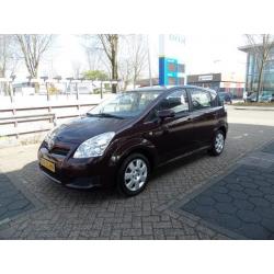 Toyota Verso 1.6 VVT-i Terra 7p.