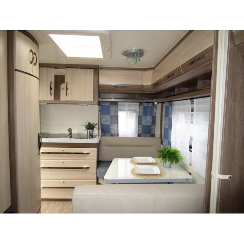 Hobby 400 SFe De Luxe compacte 3-persoons caravan (bj 2015)