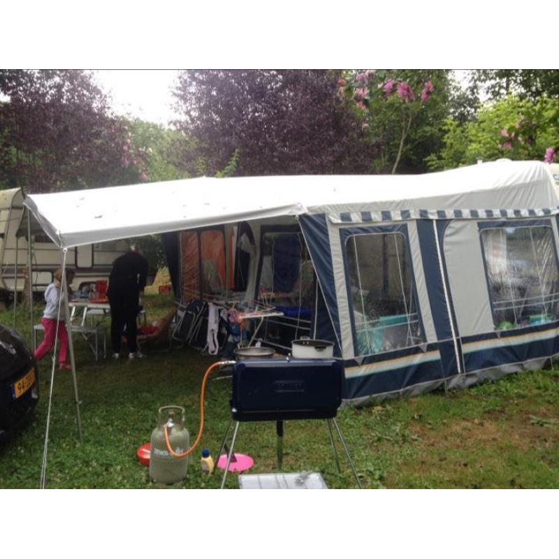 Caravan Caravelair 426 bamba de luxe met stapelbed