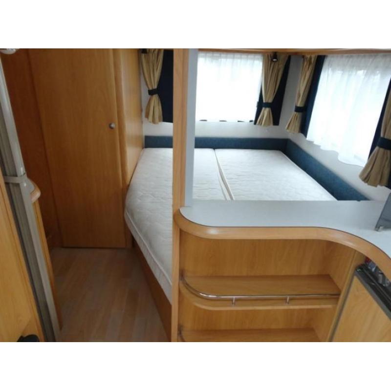 450 FHU Caratt vast bed,zit, tent 2004 € 7350,00