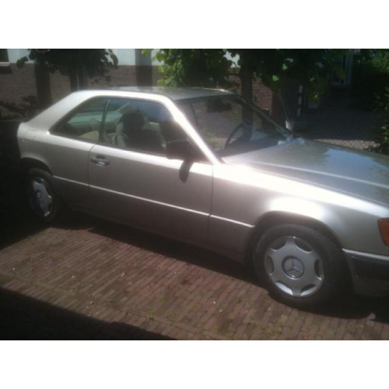 Mercedes 230 ce in zeer mooie staat