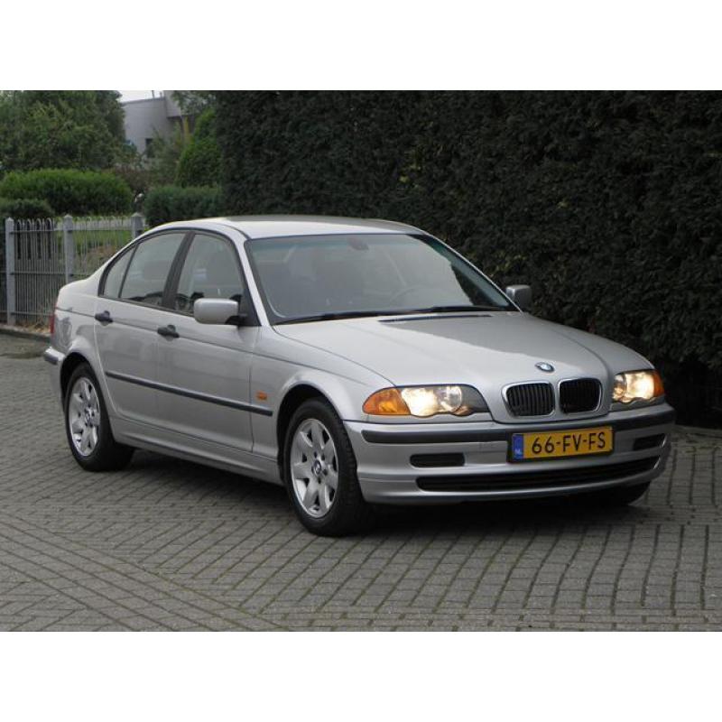 Bmw 3-SERIE 316i Executive handgeschakeld