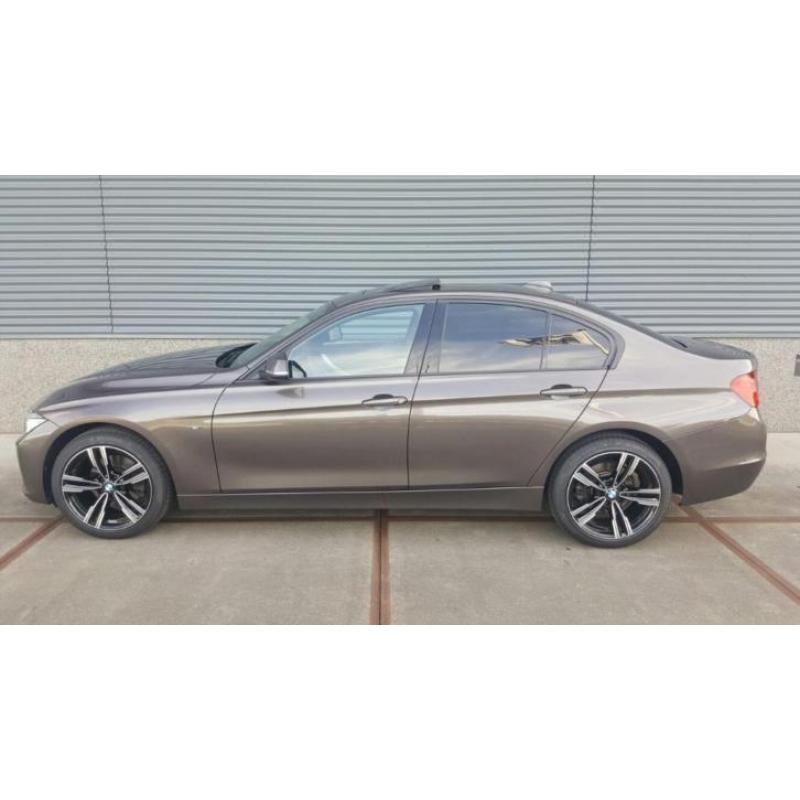 BMW 3-Serie 2.0 320D AUT 2013 Bruin, Leder 82K Head Up Navi