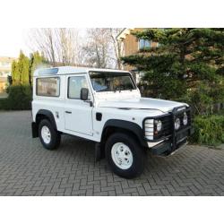 Land Rover Defender 2.5 90 Tdi County