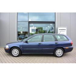 Volvo V40 1.8 122PK AUTOMAAT Airco / Trekhaak / Radio cd / C