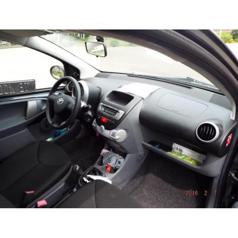 Toyota Aygo 1.0 12V Vvt-i 5DRS 2008 Grijs